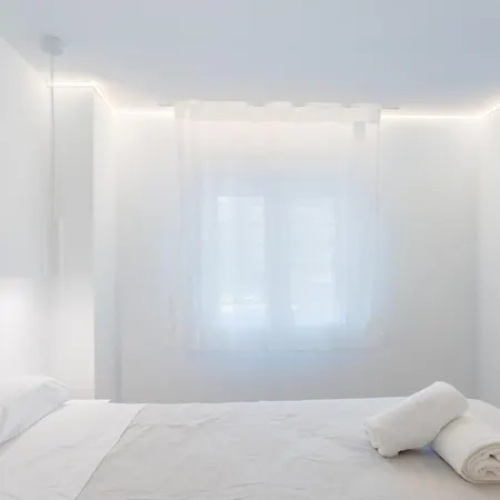 Apartment Buhaira Suites, Free Parking And Subway Seville